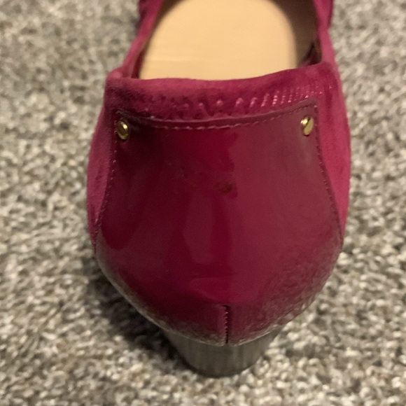 Used Cole Haan maroon wedges size 9.5b - Picture 5 of 6